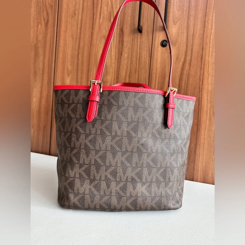 MICHAEL Michael Kors Jet Set Travel Medium
Logo Tote (EUC) - Picture 2 of 15